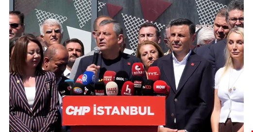 Özel, CHP il binası önünde açıklama yaptı: 'Kayyum kararı yetki gaspıdır, hükmü tanımıyoruz, il başkanımız göreve devam ediyor'