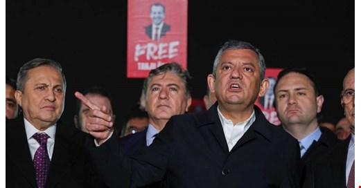 Özel'den Tanju Özcan'a ziyaret: Eğer bu icbar yoluyla irtikapsa, patenti Tayyip Bey’dedir