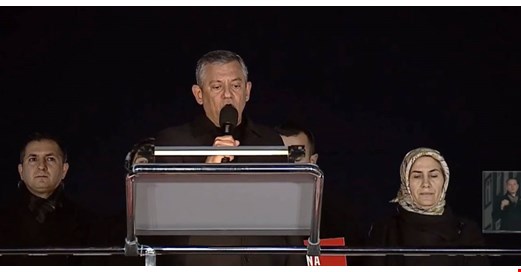 Özgür Özel'den ABD ve İsrail'in saldırılarına sert tepki: '160 tane kız çocuğu bombalarla öldürüldü, Batı sessiz!'