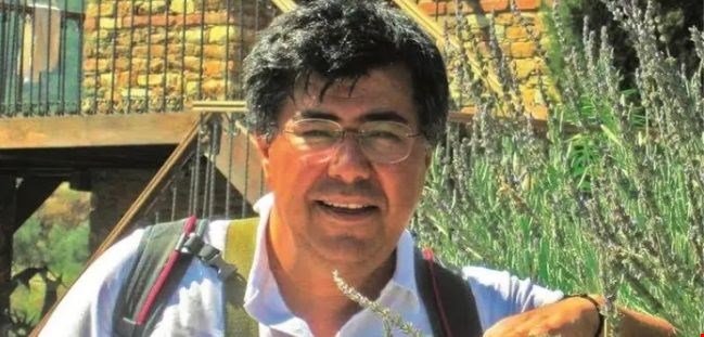 Politik Yol'dan Özgür Çoban, mülteci ve kontrolsüz göçmen konusundan felsefeci Prof. Dr. Doğan Göçmen ile yaptığı söyleşi: