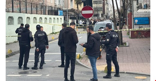 Sokak ortasında kadın cinayeti! Kızını almaya geldiği okulun önünde katledildi