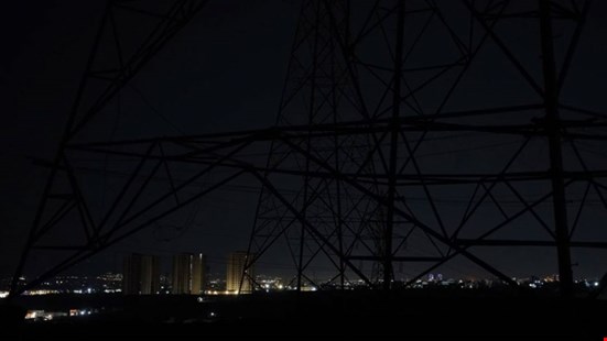 Tahran karanlığa büründü