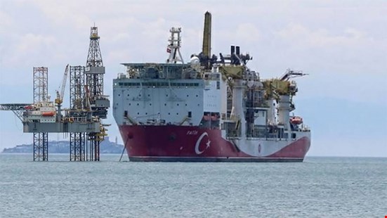 Türkiye dünya devi Chevron ile petrol çıkarmak için el sıkıştı: Hedef günlük 1 milyon varil