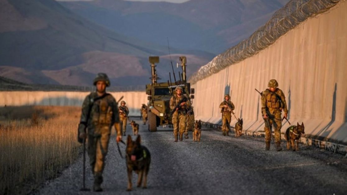 Türkiye'den İran sınırında 'tampon bölge' hazırlığı: Olası rejim değişikliği senaryoları masada