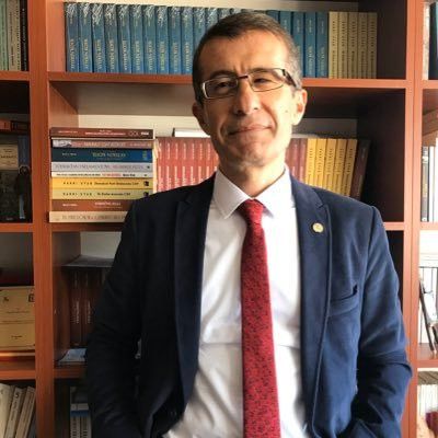 Üniversite Kürsüsünden 1921 Anayasası'na Atıf Yapanlara Sert Çıkış 