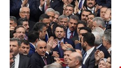 Yemin edeceği sırada Anayasa kitapçığı fırlatılan Akın Gürlek’ten ilk açıklama