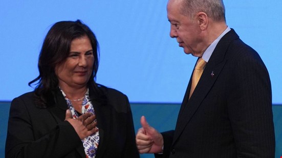 Yolsuzluk iddiaları ayyuka çıkan birine tören düzenlemek utanç tablosudur