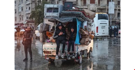 “YPG için mesele “direnmeye devam etmek” değil, “neye dönüşeceğine” karar vermek”