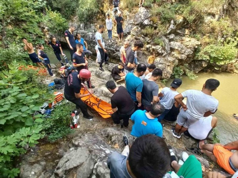 15 yaşındaki çocuk gölette boğuldu