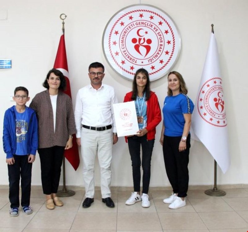 Şampiyondan Yazıcı'ya ziyaret