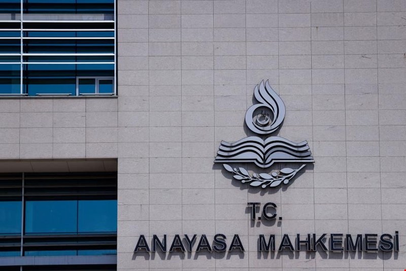 AYM hükmün açıklanmasının geri bırakılması düzenlemesini iptal etti