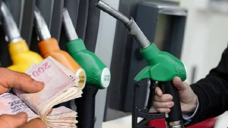 Benzine 2 lira zam yapıldı