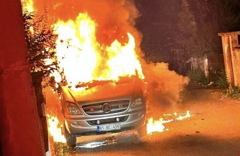 Bir anda yanmaya başladı!