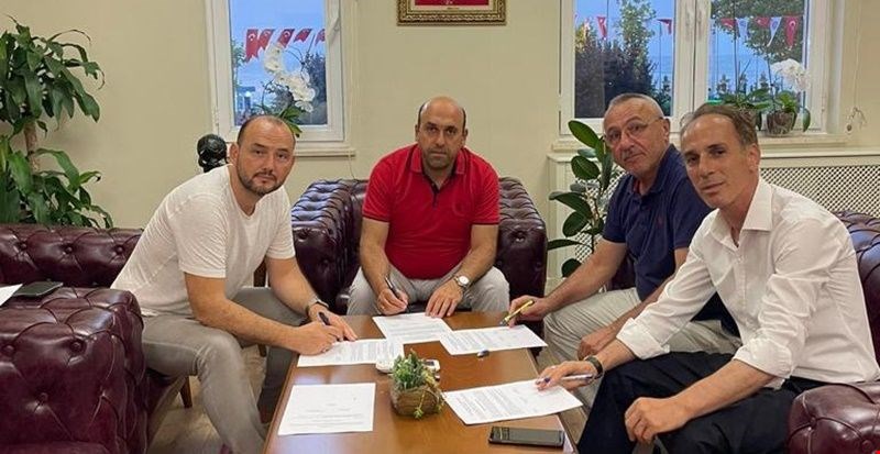 Özdemir Fen Lisesi’nin hamisi oldu