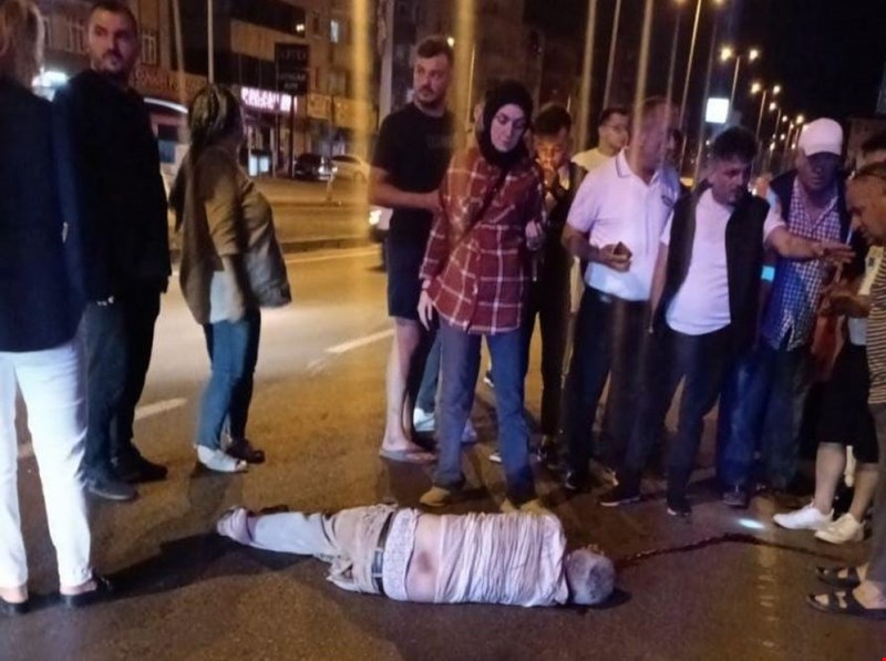 Yaşlı adama çarptı: 1 ölü, 2 yaralı