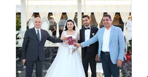 AHMET AZAP’IN OĞLU FURKAN, SEDA MET’LE DÜNYAVİNE GİRDİ