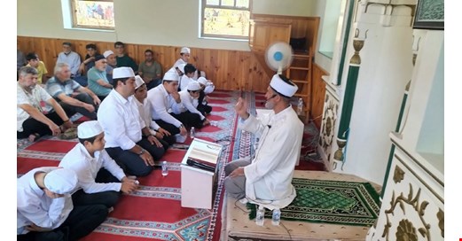 AKÇAKOCA’DA AHMET DEDE’Yİ ANMA PROGRAMI’NA YOĞUN İLGİ
