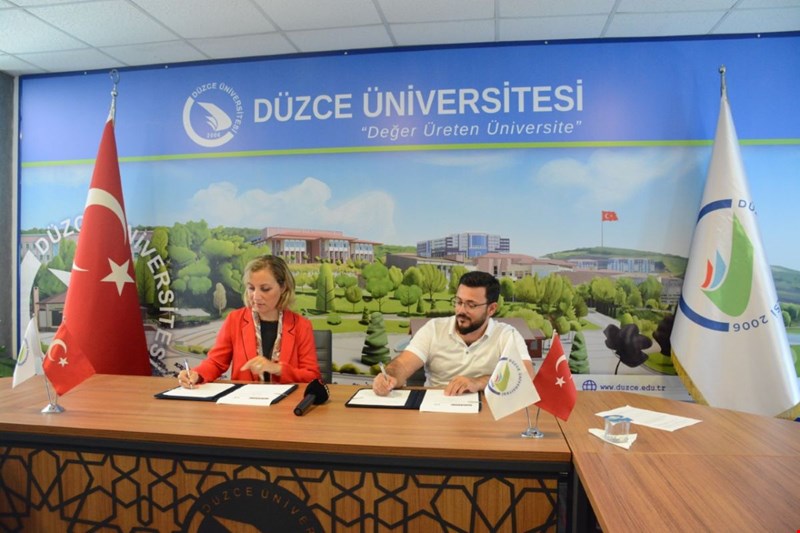 DÜZCE ÜNİVERSİTESİ, ARI MUCİZESİ İLE…!