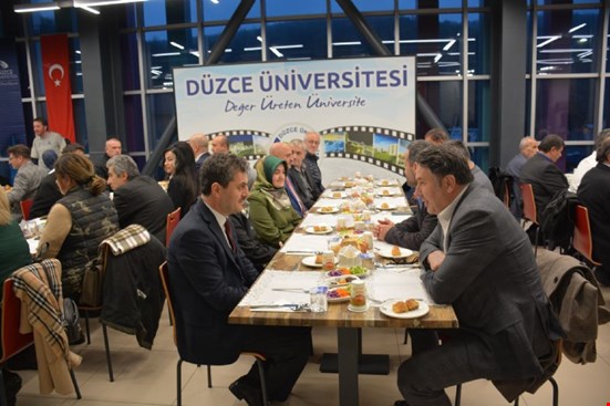 DÜZCE ÜNİVERSİTESİ'NDEN "İFTAR...!"