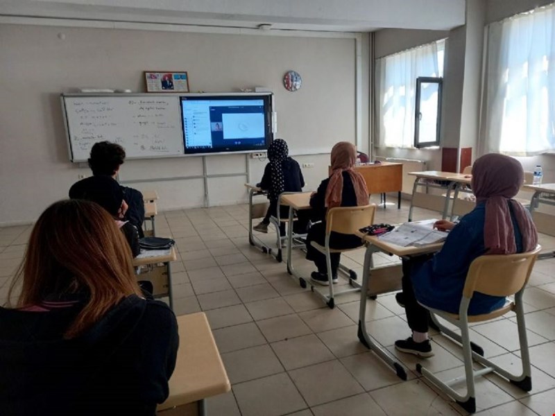 LİSELİLERE DÜZCE ÜNİVERSİTESİ TANITILDI