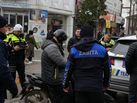 MOTORLU ARAÇLAR GİREMEZ !..
