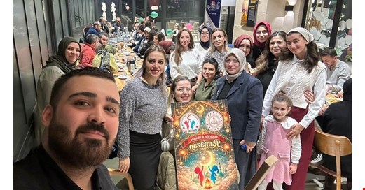 "ÖĞRETMEN-ÖĞRENCİ -VELİ " DİYALOĞUNU ÖNEMSİYOR