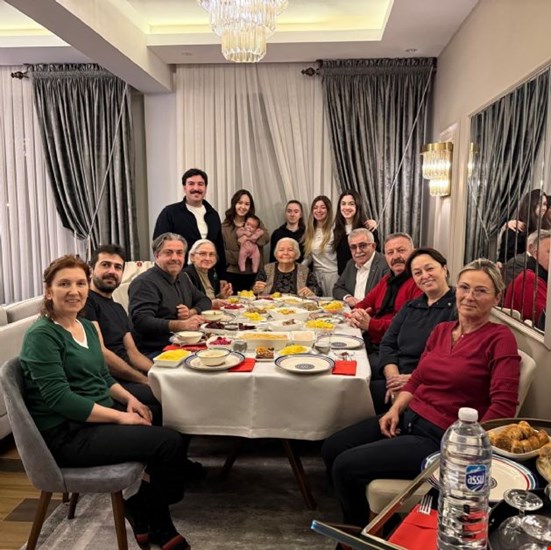 “OLGUN-KIRMIZI BEYAZ” AİLESİNDE “KUTLU” GÜN; NURAN ANNE 81. YAŞINDA