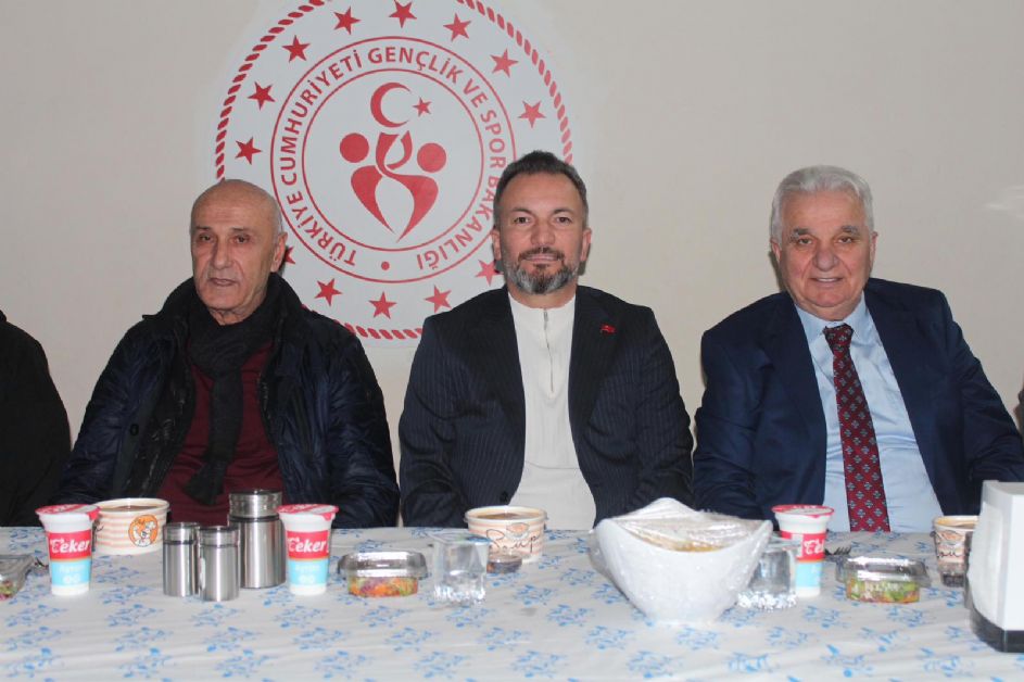 ÖNCE İFTAR AÇILDI, SONRA MAÇLAR YAPILDI