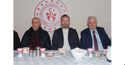 ÖNCE İFTAR AÇILDI, SONRA MAÇLAR YAPILDI