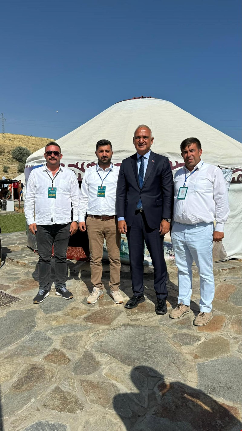 Ahlat’ta kurulan Düzce çadırına büyük ilgi