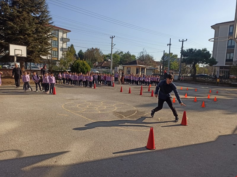 İlkokul fiziksel etkinlik oyunları başladı