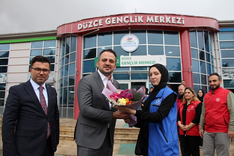 Gençlik ve Spor Bakan Yardımcısı Eminoğlu Düzce'de gençlerle buluştu