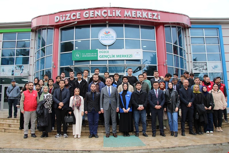 Gençlik ve Spor Bakan Yardımcısı Eminoğlu Düzce'de gençlerle buluştu