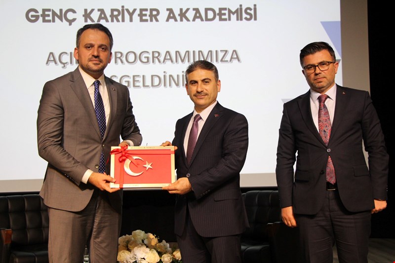 Gençlik ve Spor Bakan Yardımcısı Eminoğlu Düzce'de gençlerle buluştu