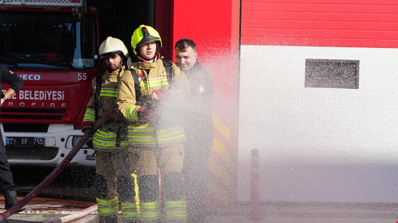 Düzce itfaiyesinden 40 üniversite öğrencisine eğitim