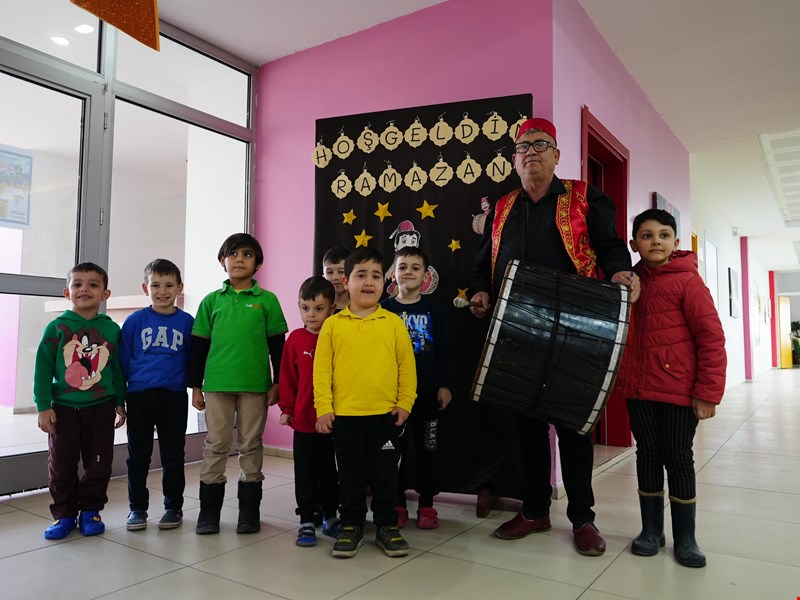 Ramazan Davulcusu çocuk üniversitesinde miniklerle buluştu