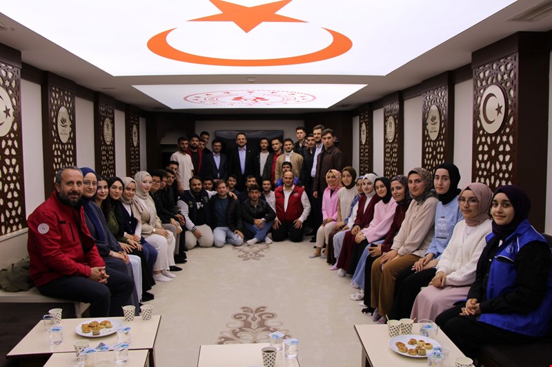 Bakan Yardımcısı Dr.Enes Eminoğlu Gençlerle Bir Araya Geldi