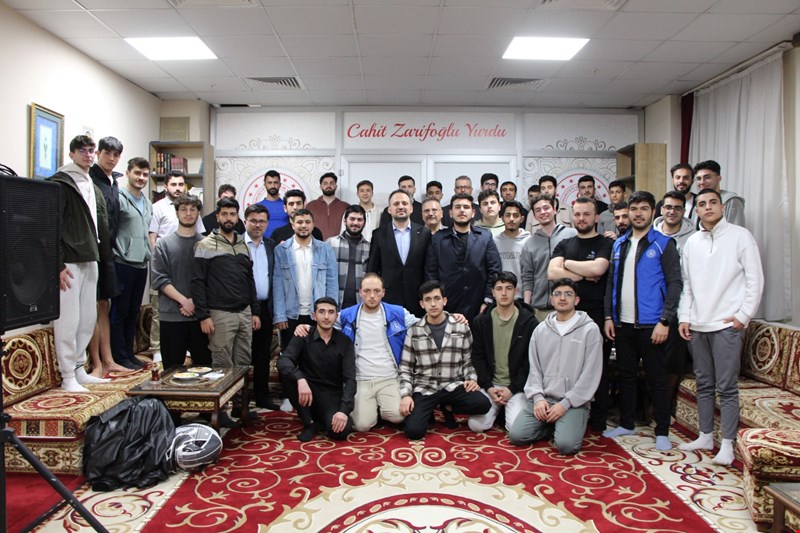 Bakan Yardımcısı Dr.Enes Eminoğlu Gençlerle Bir Araya Geldi