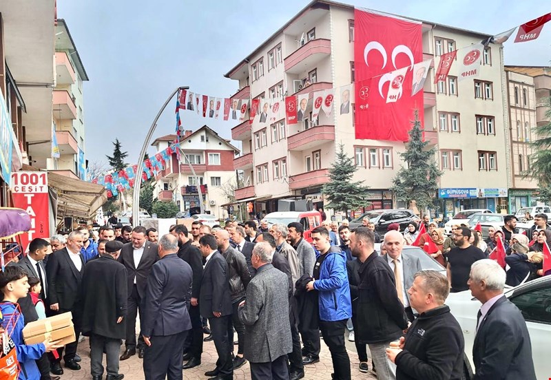 MHP’den Gümüşova çıkarması! Çakır'a tam destek...