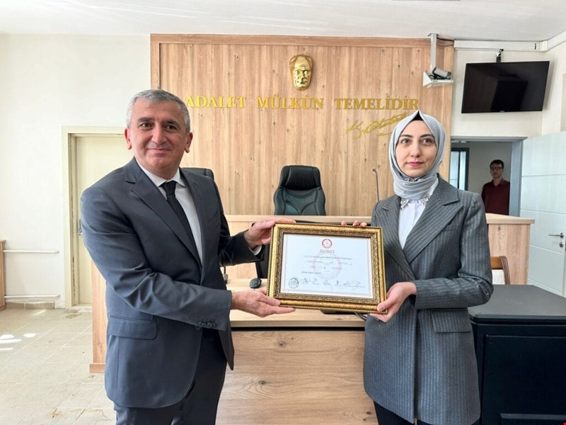 Mazbatayı aldı şükür namazı kıldı