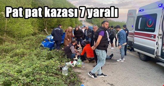 Bayramlaşmadan dönerken patpatla kaza yaptılar 7 yaralı