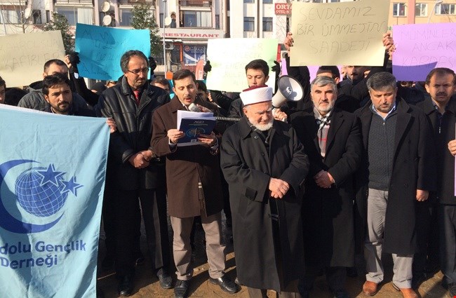 MOLLA İÇİN GIYABİ CENAZE NAMAZI KILDILAR