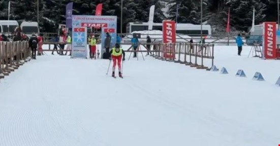 300 Sporcu yarışıyor !