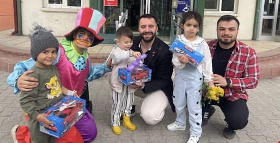 AK Gençlik, Minik Yüreklerle Bayram Sevinci Yaşadı