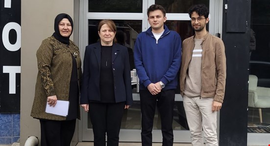 AK Parti Kadın Kolları ve Gençlik Kollarından Koruyucu Ailelere Anlamlı Ziyaret