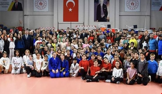 Amatör spora malzeme desteği