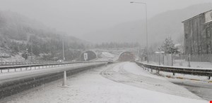 Bolu Dağı'nda kar trafiği olumsuz yönde etkiliyor