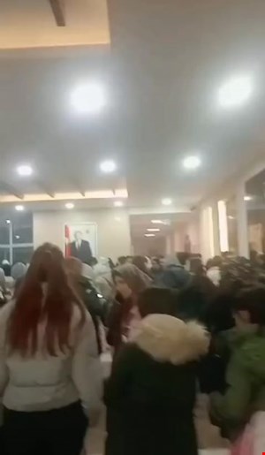 Bolu'da Deprem'de tüm yurtlar aşağıya indi!