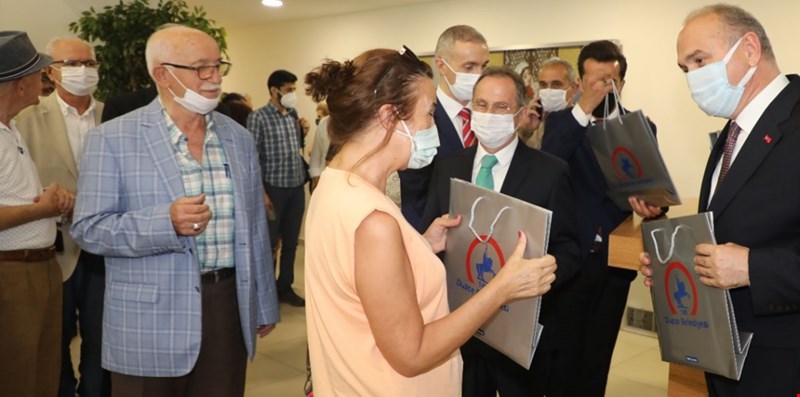 Düzce’nin ünlülerini kitaplaştırdı