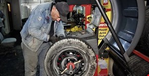 Lastik değişiminde yoğun mesai